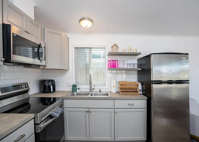 Picture Perfect At Sam's Beachcomber * Lake Havasu City